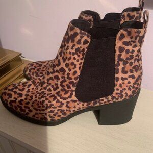 NWOT - Divided Leopard Ankle Boots!